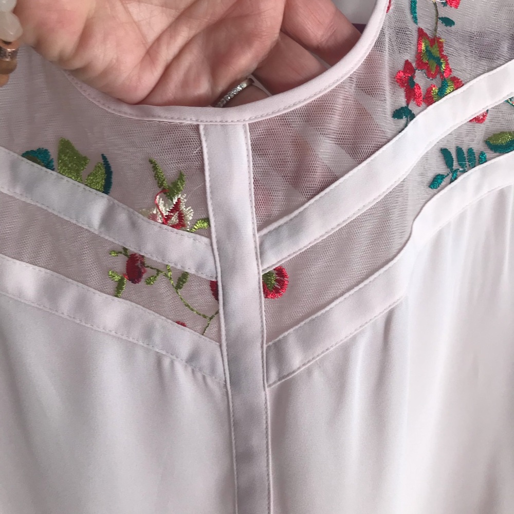 Woman’s blouse- Candies Sz XL pale pink sleeveless